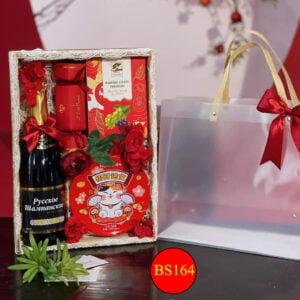 Hộp quà tết tinh tế với túi đựng