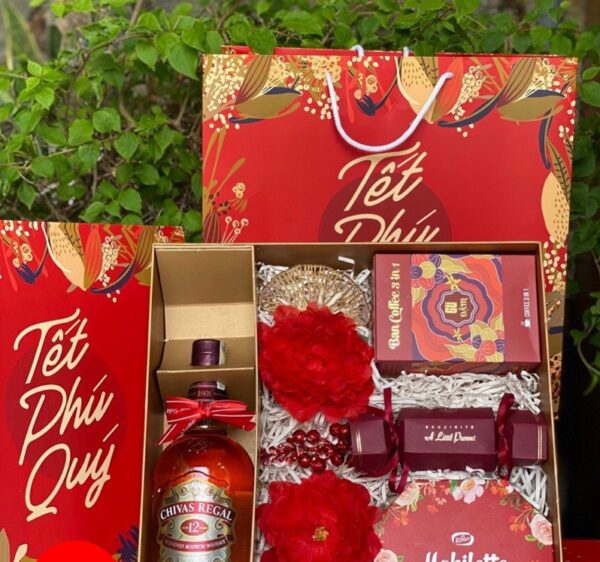 Set quà chivas 12 trong hộp đựng sang trọng