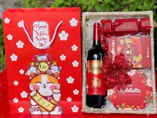 Hộp quà tết rượu vang giá rẻ