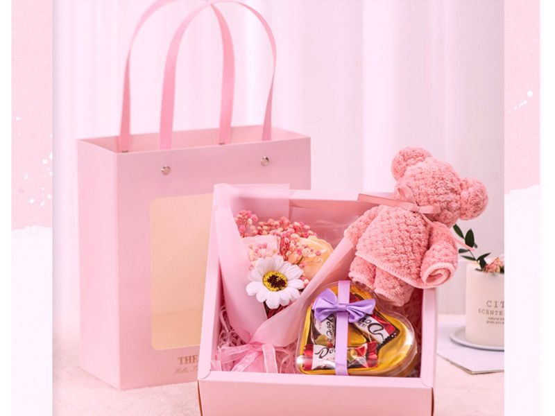 Hộp quà tết màu hồng đẹp mắt
